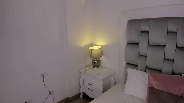 amber  ferrera online show from March 18, 2026, 7:50 pm