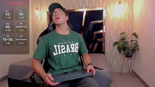 Snapshot of Noah_Clarkk chatting on February 26, 2026, 5:56 pm Noah Clarkk online show from February 26, 2026, 5:56 pm