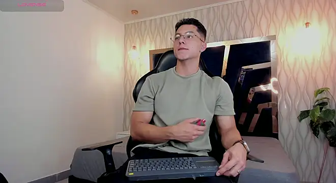 Snapshot of Noah_Clarkk chatting on March 1, 2026, 3:47 pm Noah Clarkk online show from March 1, 2026, 3:47 pm