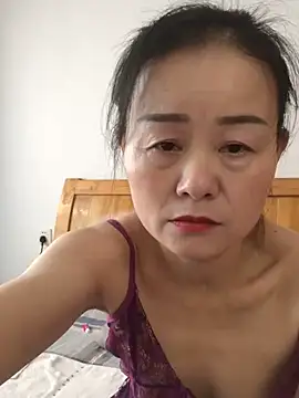 yunyun52012 online show from February 4, 2026, 5:02 am