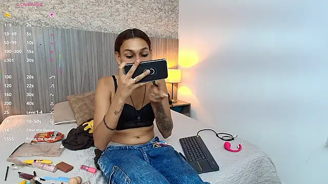 zoe bermudez online show from February 20, 2026, 3:25 am