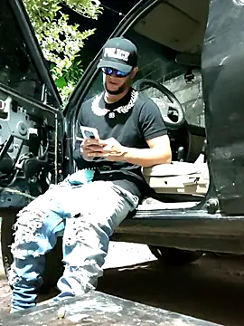 Snapshot of PIGHIGHDIRTY_p0 chatting on February 3, 2026, 6:40 am PIGHIGHDIRTY p0 online show from February 3, 2026, 6:40 am