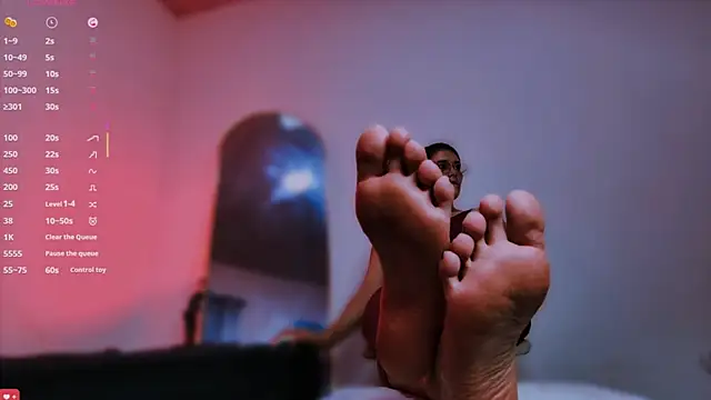 ScarlettRedsins online show from February 16, 2026, 8:27 pm