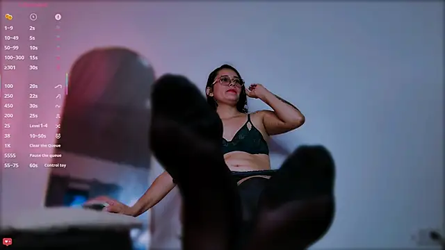 ScarlettRedsins online show from February 19, 2026, 4:19 am