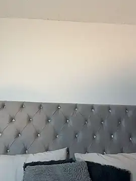 izzybelmonth12 online show from March 19, 2026, 8:02 pm