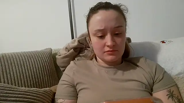 LilyLuck  online show from February 23, 2026, 6:27 pm