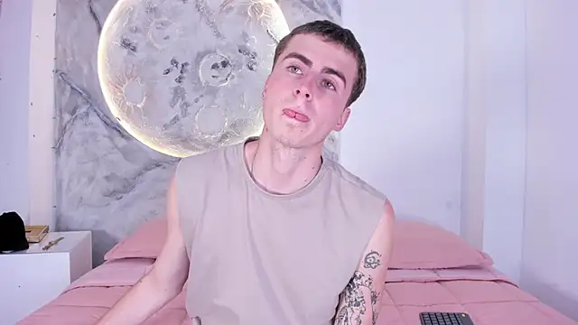 Snapshot of SpaceBoy1 chatting on February 27, 2026, 8:53 pm SpaceBoy1 online show from February 27, 2026, 8:53 pm