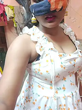 Snapshot of Babyx00 chatting on January 18, 2026, 4:44 pm Babyx00 online show from January 18, 2026, 4:44 pm