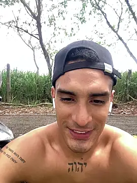 Maicol xxxx online show from February 22, 2026, 3:32 pm