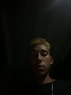 Snapshot of GuioficialBr chatting on December 21, 2025, 4:41 am GuioficialBr online show from December 21, 2025, 4:41 am