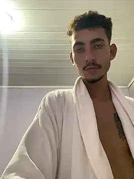 Snapshot of GuioficialBr chatting on February 24, 2026, 11:36 pm GuioficialBr online show from February 24, 2026, 11:36 pm