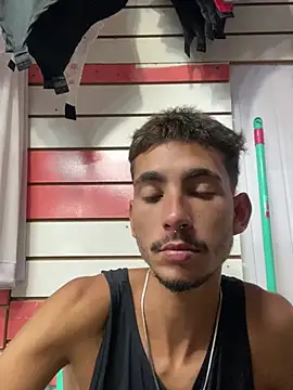 Snapshot of GuioficialBr chatting on February 27, 2026, 5:35 pm GuioficialBr online show from February 27, 2026, 5:35 pm