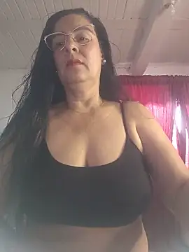 Snapshot of KiaraFoster chatting on June 10, 2026, 12:48 pm KiaraFoster online show from June 10, 2026, 12:48 pm