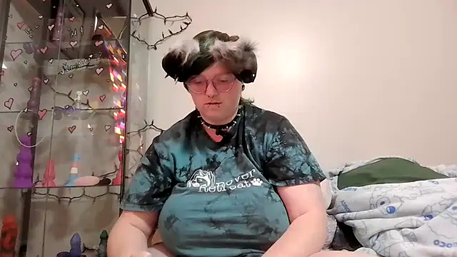 Snapshot of Pupghostt chatting on February 16, 2026, 3:19 pm Pupghostt online show from February 16, 2026, 3:19 pm