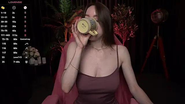 Velouraa online show from March 1, 2026, 10:12 pm