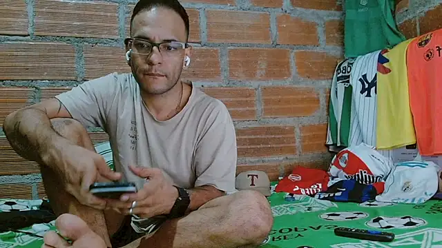 Snapshot of Alphamaster_92 chatting on February 21, 2026, 3:40 am Alphamaster 92 online show from February 21, 2026, 3:40 am