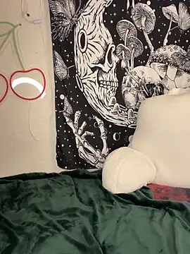 Snapshot of ourlittleesecret chatting on December 22, 2025, 6:32 am ourlittleesecret online show from December 22, 2025, 6:32 am