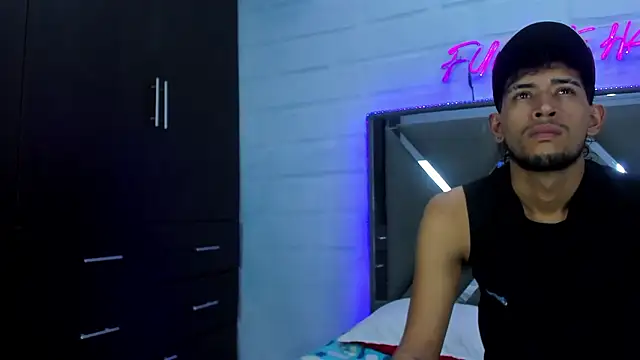 Snapshot of UnitedSoul chatting on February 20, 2026, 6:10 am UnitedSoul online show from February 20, 2026, 6:10 am