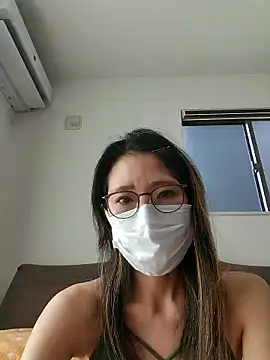 tomatocjin124 online show from May 12, 2026, 3:47 am