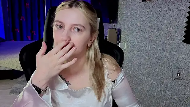 Snapshot of Eva_Vibe_ chatting on February 11, 2026, 4:17 am Eva Vibe online show from February 11, 2026, 4:17 am