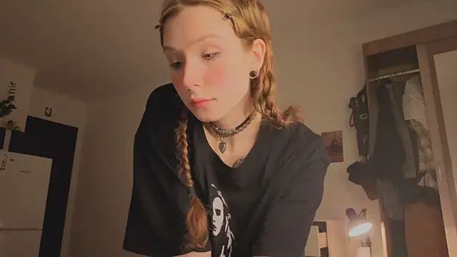 Snapshot of poli_blink chatting on April 1, 2026, 1:39 am poli blink online show from April 1, 2026, 1:39 am