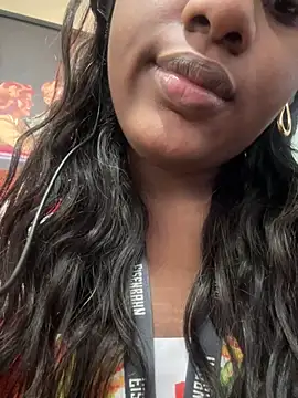 amorasecy online show from March 25, 2026, 6:58 pm