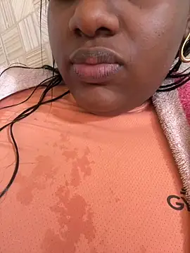 amorasecy online show from April 9, 2026, 1:38 pm