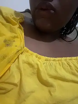 amorasecy online show from April 11, 2026, 11:42 pm