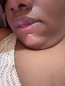 amorasecy online show from April 18, 2026, 7:07 pm