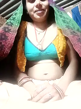 Snapshot of Fency_Love143 chatting on January 15, 2026, 2:43 pm Fency Love143 online show from January 15, 2026, 2:43 pm