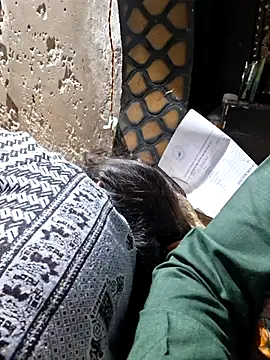 Radhacpl9528 online show from February 18, 2026, 9:55 pm