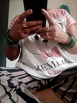 ritu7755 online show from April 15, 2026, 2:40 am