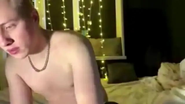 Snapshot of love4couple chatting on March 24, 2026, 2:22 pm love4couple online show from March 24, 2026, 2:22 pm