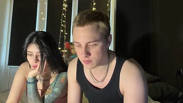 Snapshot of love4couple chatting on April 14, 2026, 7:14 am love4couple online show from April 14, 2026, 7:14 am