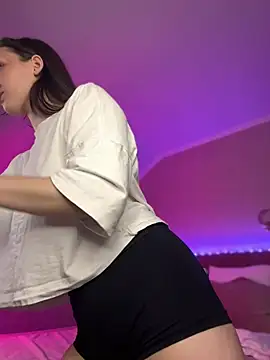 LuxBrunette  online show from February 9, 2026, 5:22 am