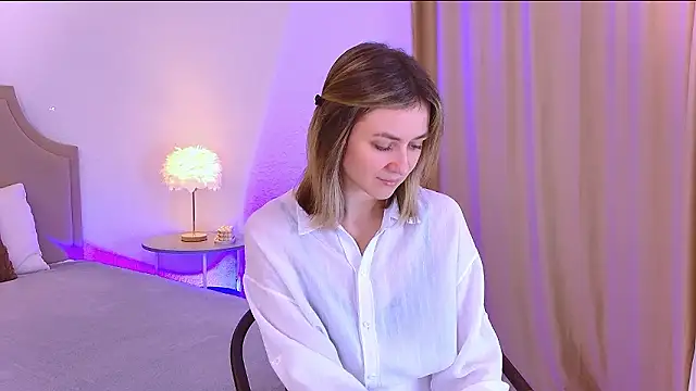 EmeraldGlow online show from January 17, 2026, 2:55 pm