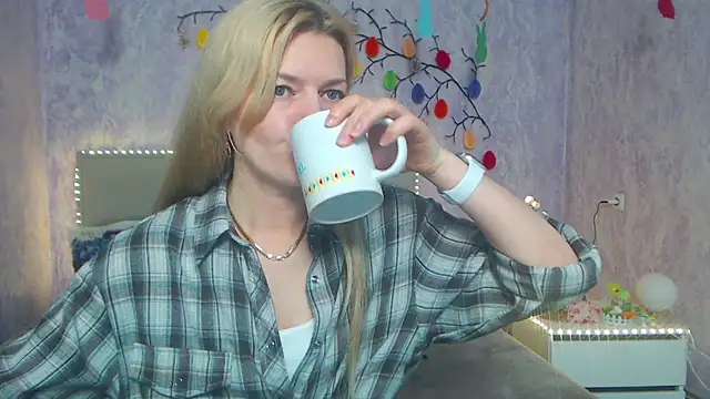 MelissaTyler online show from April 9, 2026, 6:19 am