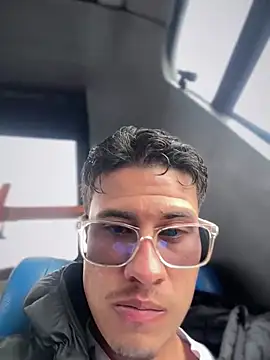 Latin Paisa Boy online show from May 13, 2026, 5:54 pm