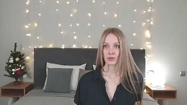 JuliMils online show from January 11, 2026, 4:28 am