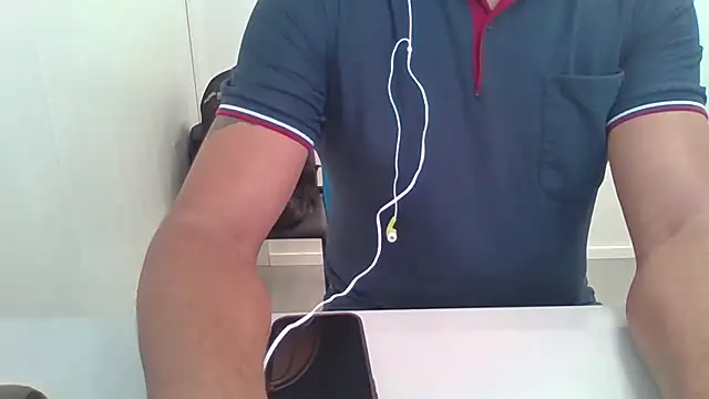 Moreno Casado Safado online show from May 25, 2026, 8:09 am