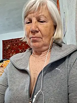 KlaudiaDarling online show from May 11, 2026, 8:09 am