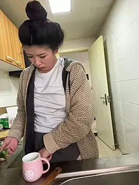 Qidandan778 online show from April 2, 2026, 11:13 pm