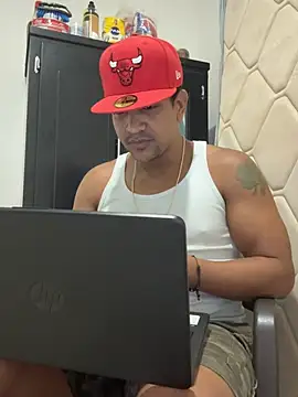 Snapshot of bigdick211292 chatting on July 10, 2026, 2:05 am bigdick211292 online show from July 10, 2026, 2:05 am