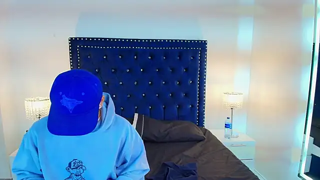 Jaden and sofia online show from April 19, 2026, 3:17 am