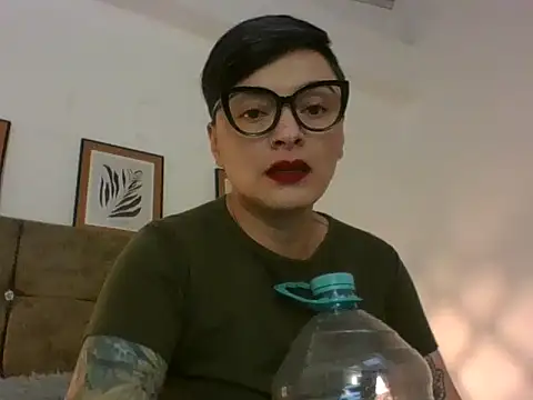 Snapshot of kat_paradise chatting on February 19, 2026, 11:39 am kat paradise online show from February 19, 2026, 11:39 am