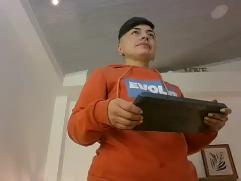 Snapshot of kat_paradise chatting on February 20, 2026, 11:43 am kat paradise online show from February 20, 2026, 11:43 am