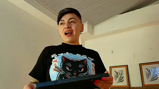 kat paradise online show from April 12, 2026, 11:37 am