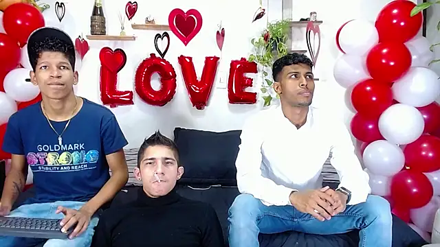 Interracial Snow Bunny online show from February 14, 2026, 11:23 pm