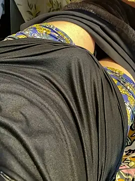 Snapshot of Saki_wtwtwt chatting on December 23, 2025, 1:36 am Saki wtwtwt online show from December 23, 2025, 1:36 am