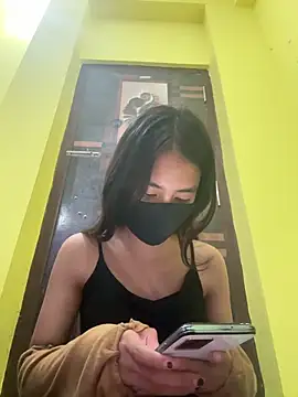 Snapshot of Beauty-pi chatting on April 10, 2026, 8:24 pm Beauty-pi online show from April 10, 2026, 8:24 pm